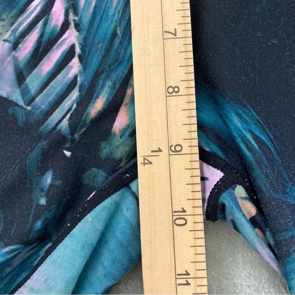 Fabletics Palm Tree Print with Pink Cropped Activewear Leggings Size Small - Picture 7 of 9